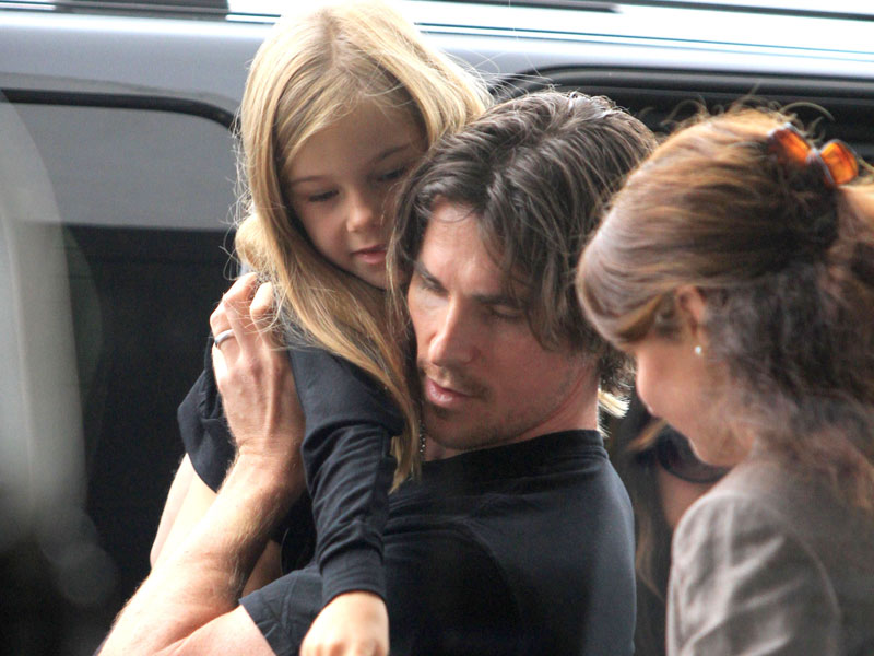 bale_christian_261011_800.bin