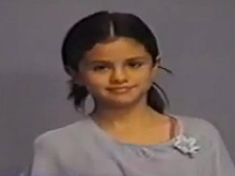 gomez_selena_021211_800.bin