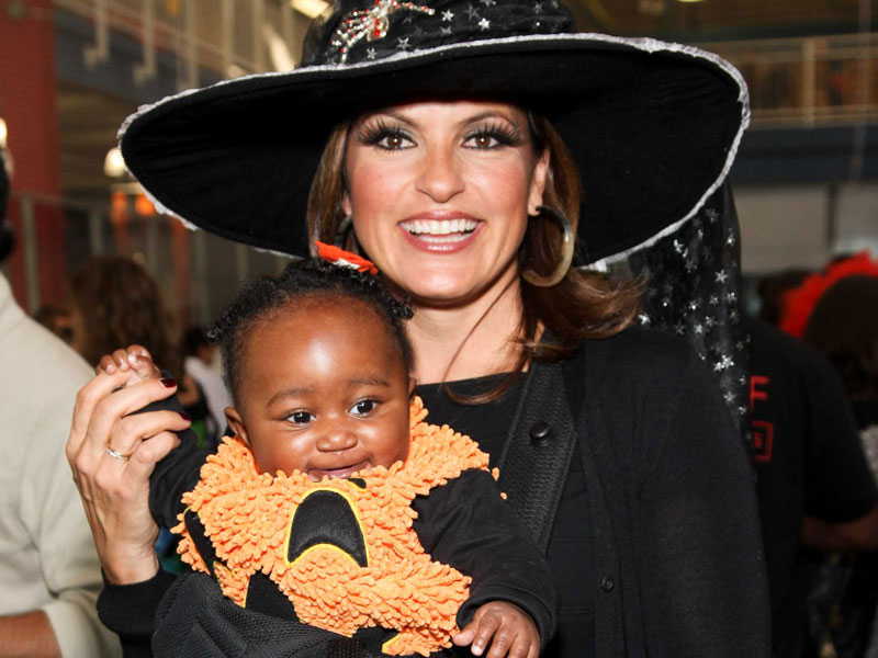 hargitay_mariska_251011_800_1.bin