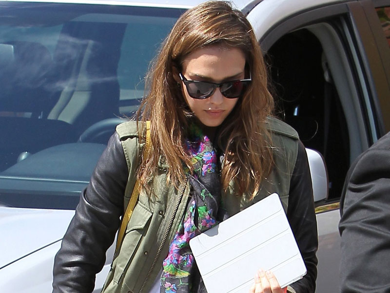 alba_jessica_210312_800.bin