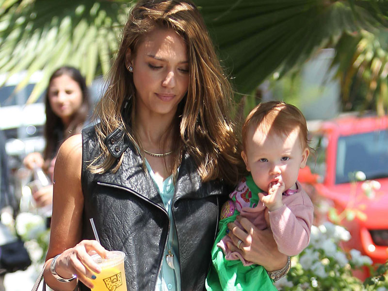 alba_jessica_260812_800.bin