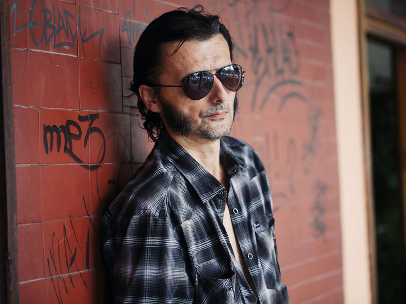 bare_horan_070911_800.bin