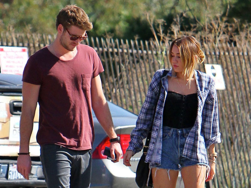 cyrus_miley_060212_800.bin