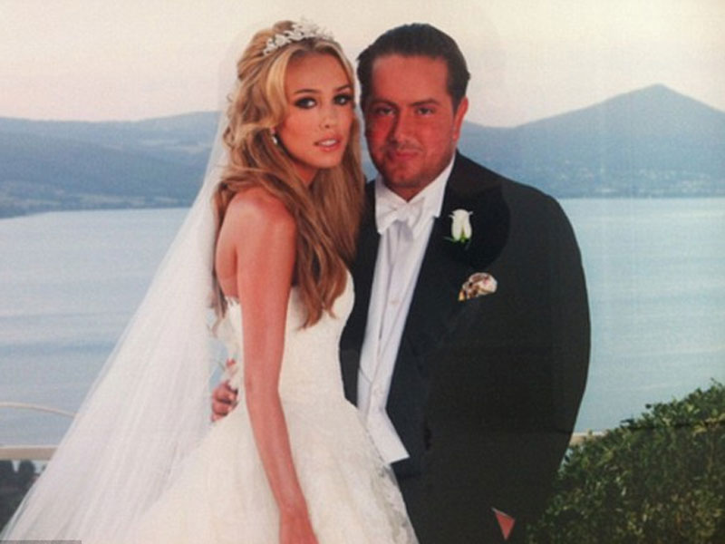 ecclestone_petra_stunt_120412_800.bin