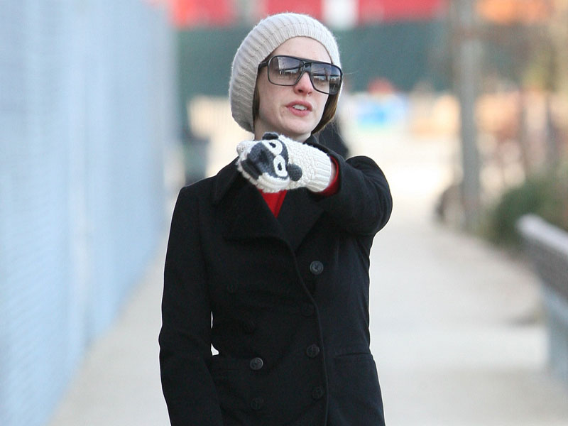 hathaway_anne_060212_800.bin