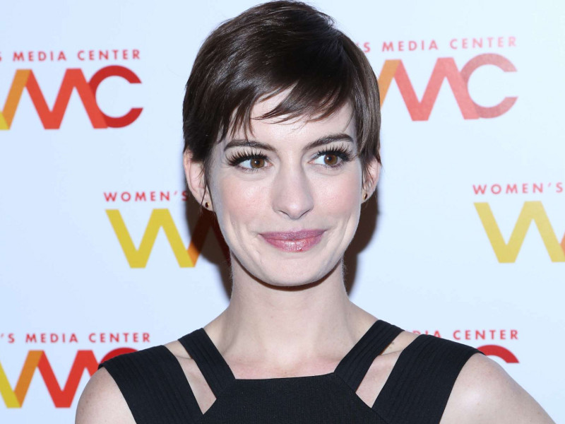 hathaway_anne_101212_800.bin