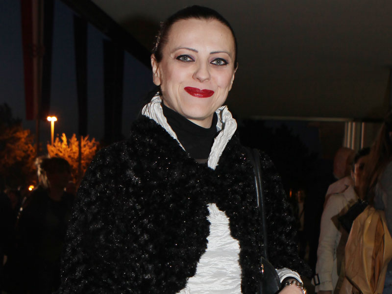 holy_mirela_280312_800.bin