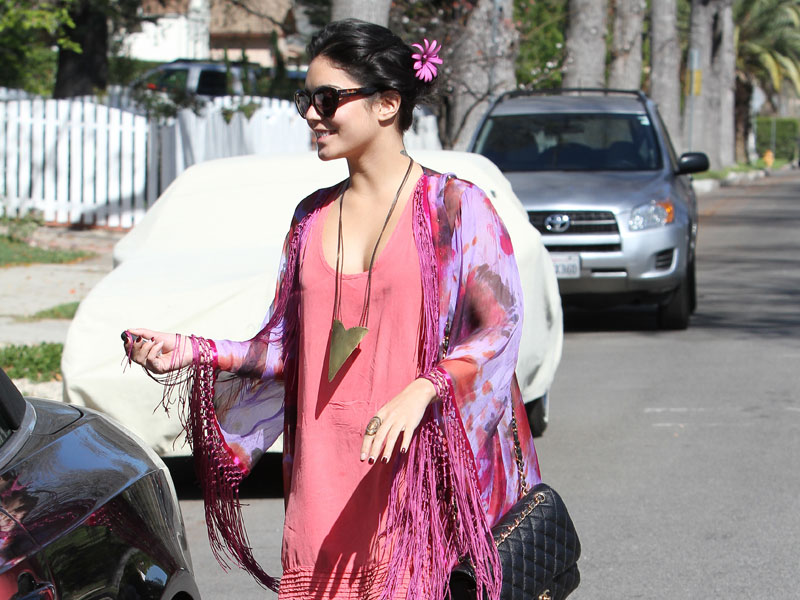 hudgens_vanessa_280212_800.bin