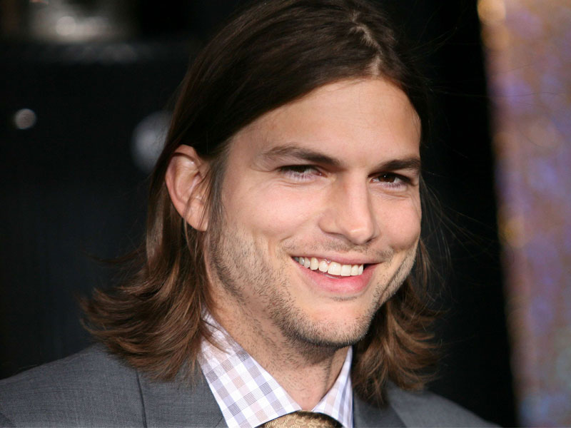 kutcher_ashton_200312_800.bin