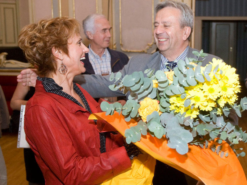 osmanovic_almira_251012_800.bin