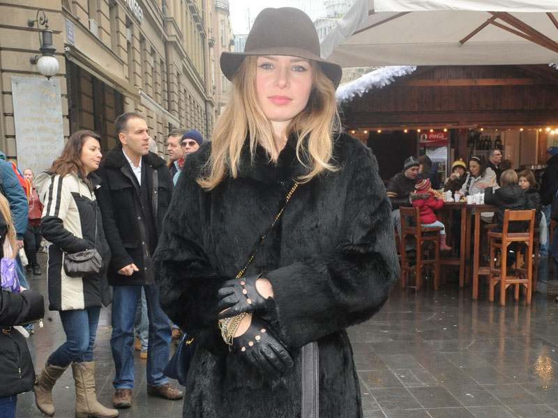 paraminski_leona_171212_800.bin