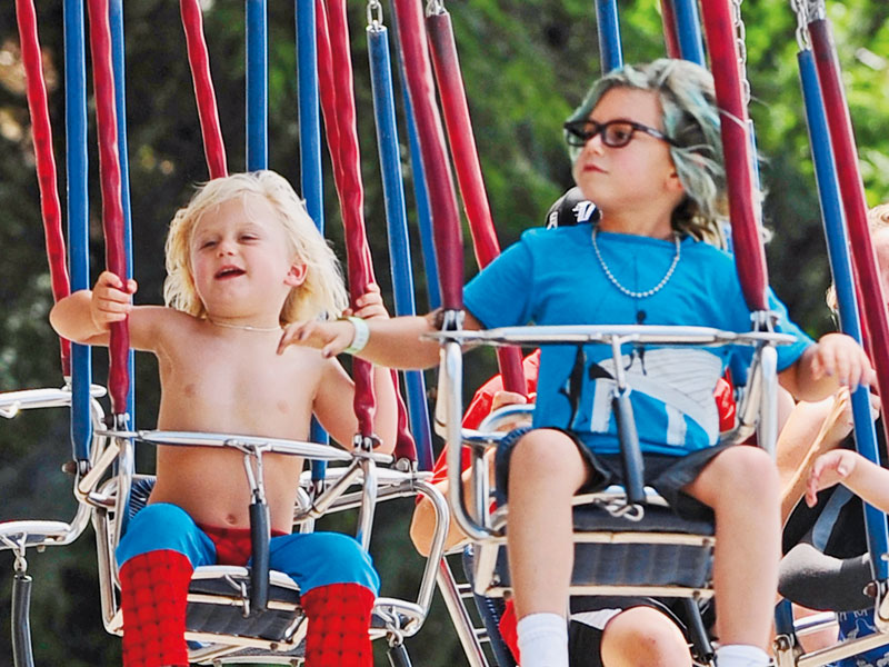 stefani_gwen_030812_800.bin