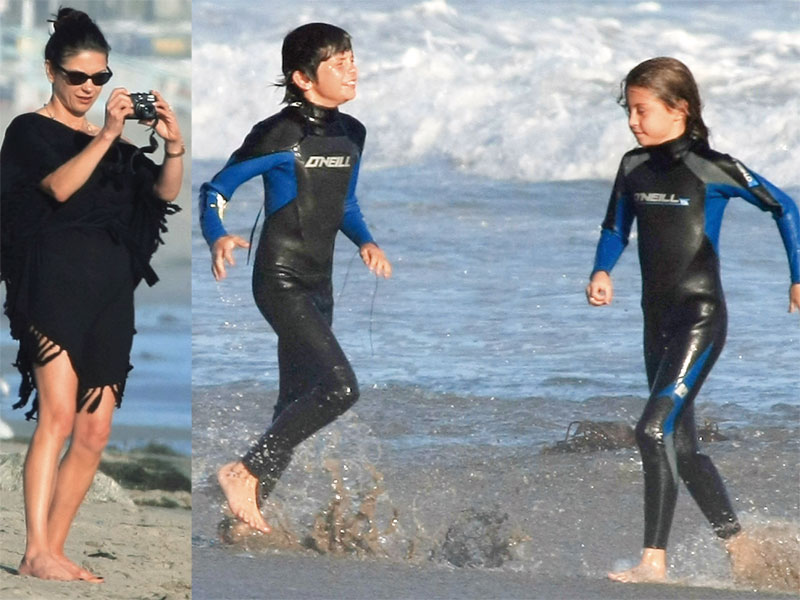 zeta_jones_300712_800.bin