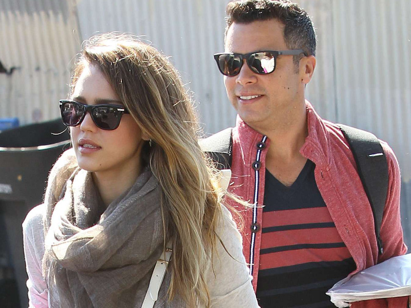 alba_warren_150213_800.bin