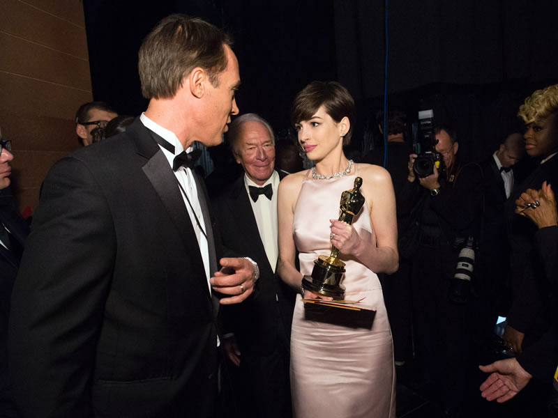 anne_hathaway800.bin