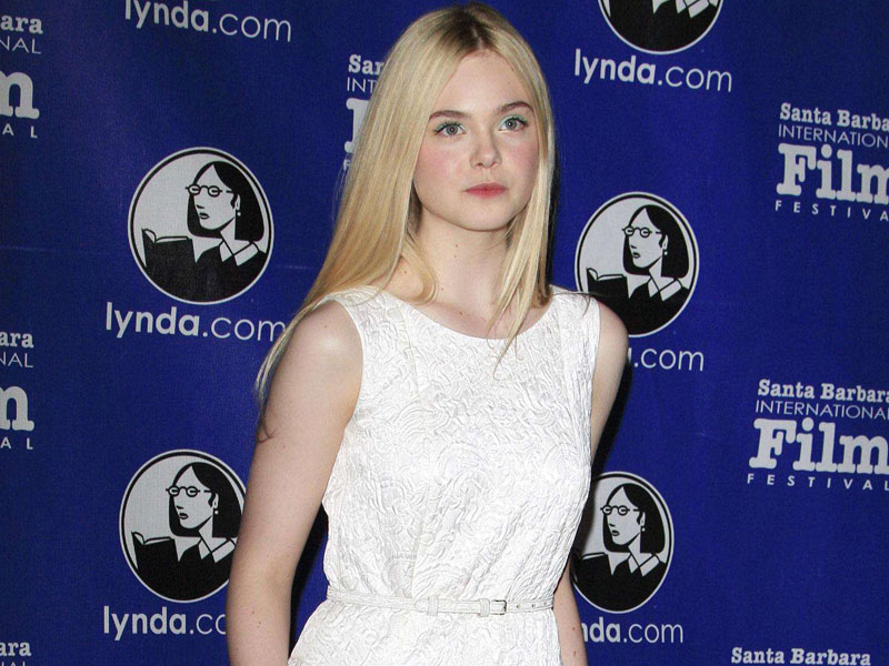 fanning_elle_310113_800.bin