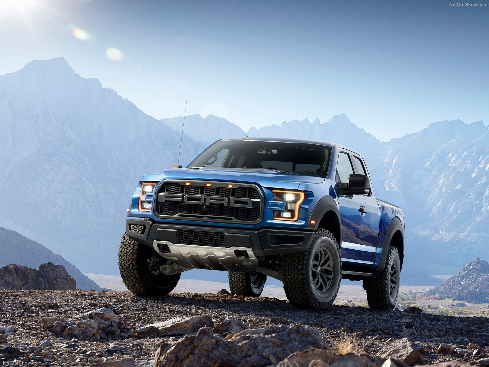 Ford-F-150_Raptor-2017-1600-01