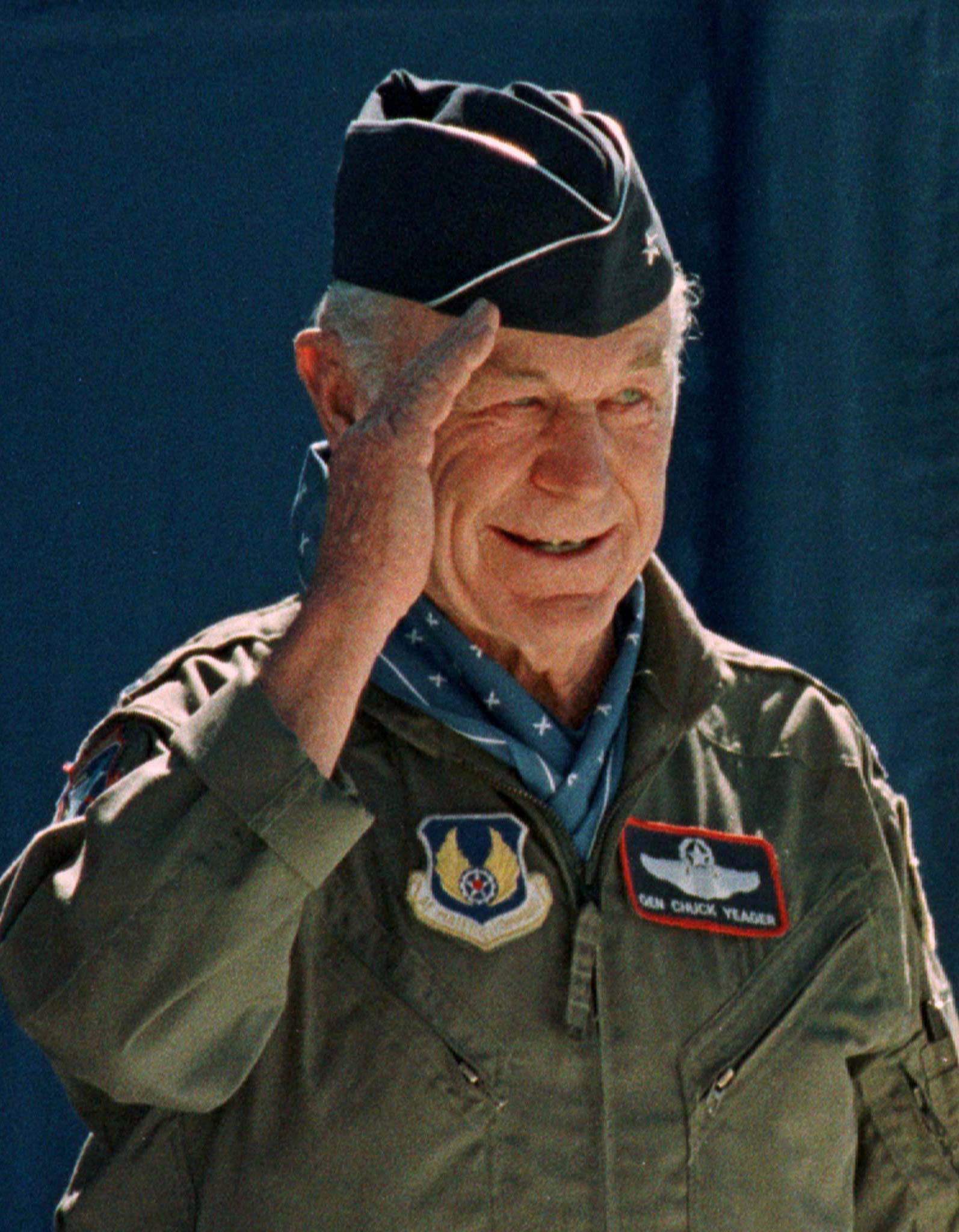 Chuck Yeager, arhivska fotografija iz 1997. godine 
