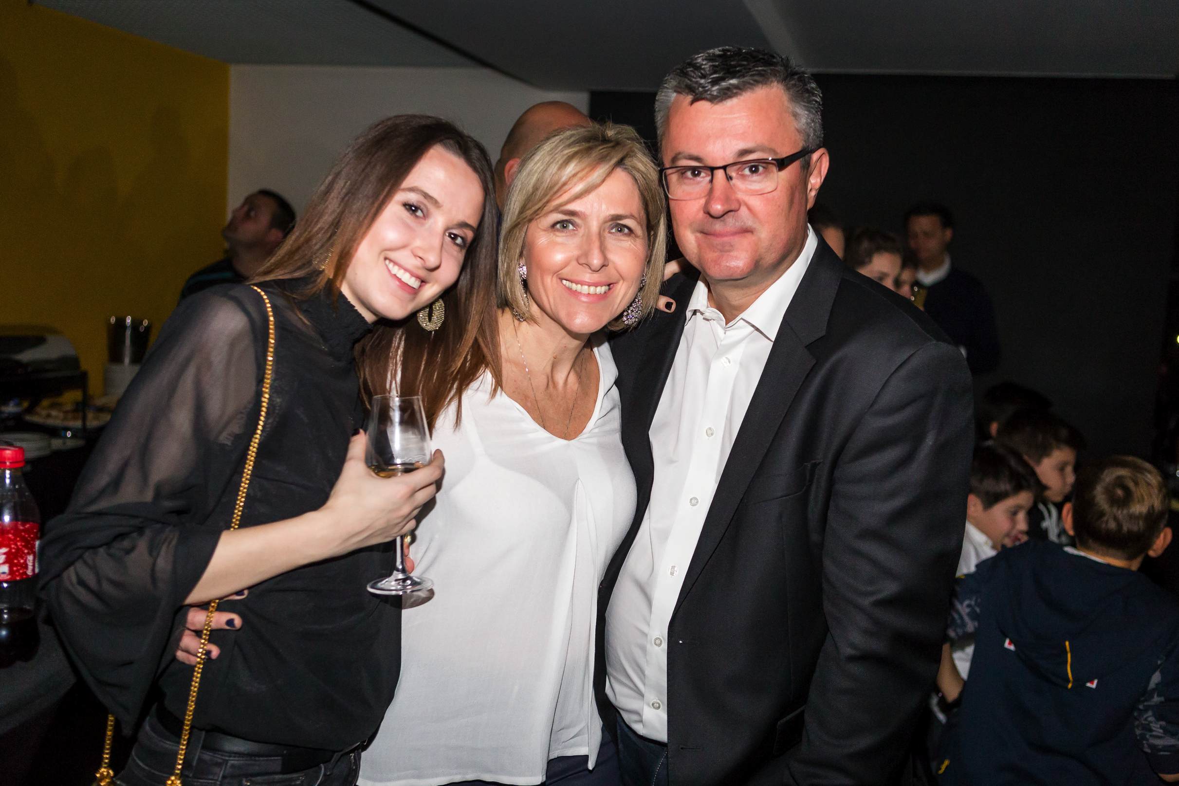 Tihomir Ores╠îkovic╠ü sa suprugom Sanjom i kc╠üeri