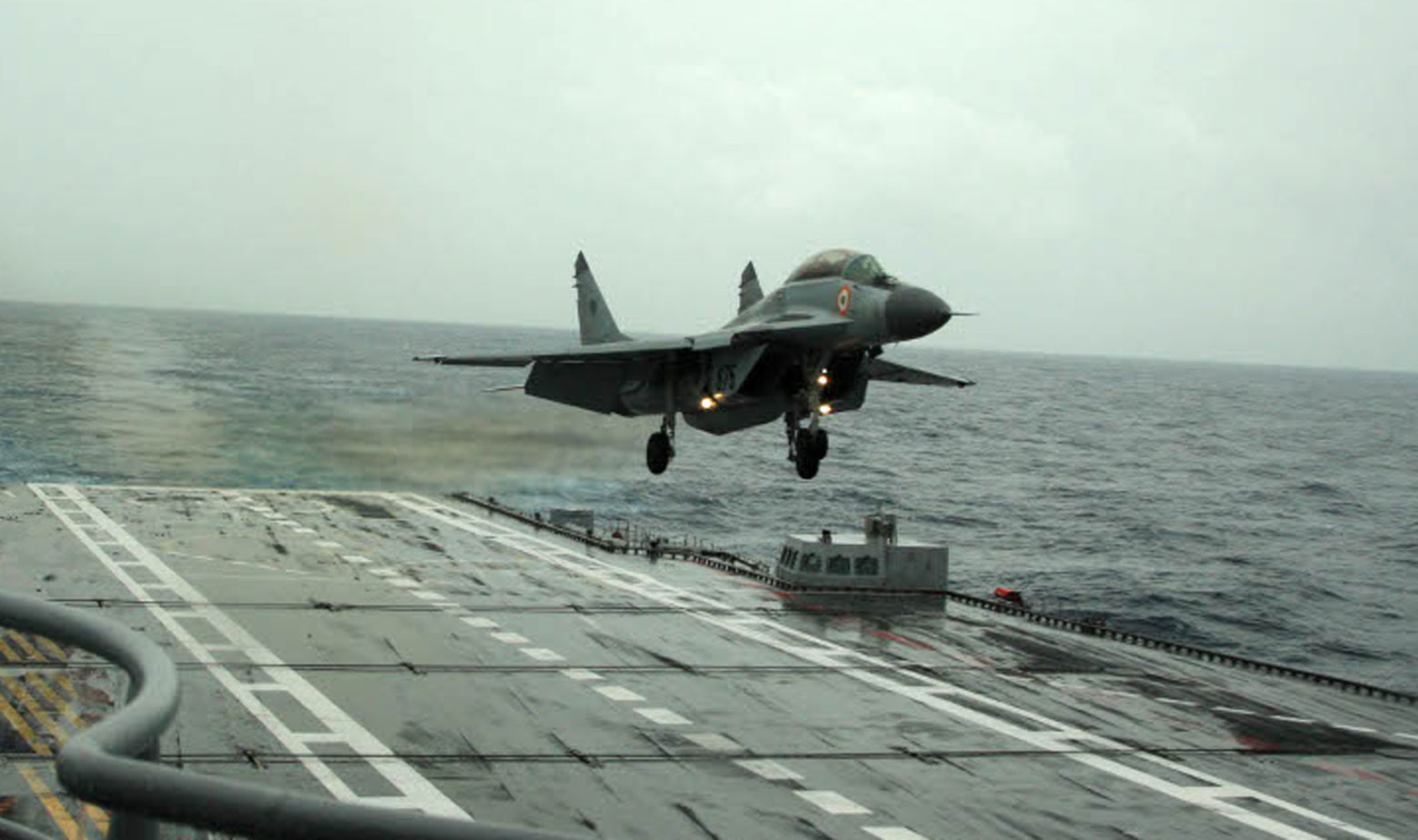 Ilustracija: Indijski MiG-29K slijeće na nosač zrakoplova INS Vikramaditya