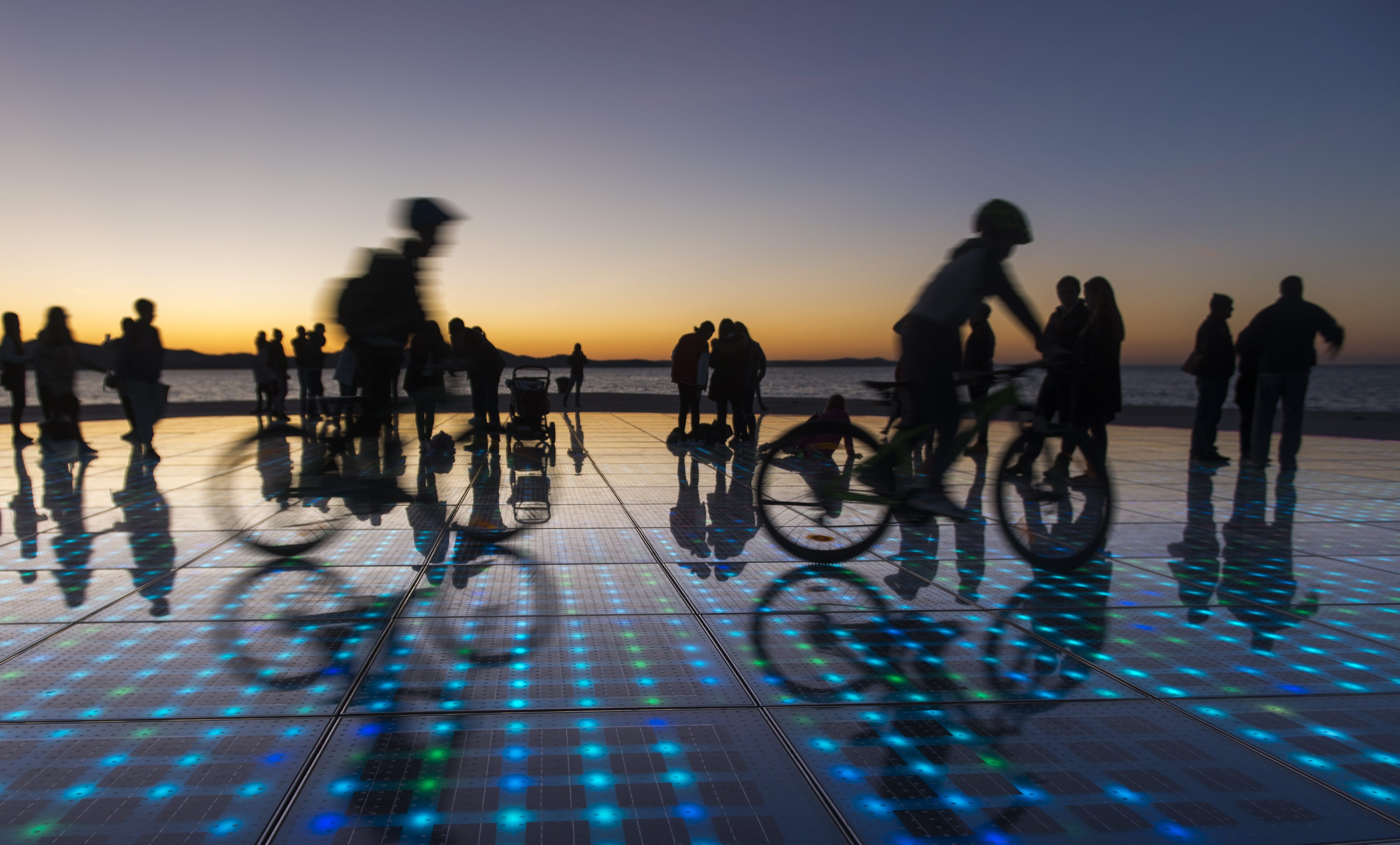 Pozdrav suncu na zadarskoj rivi