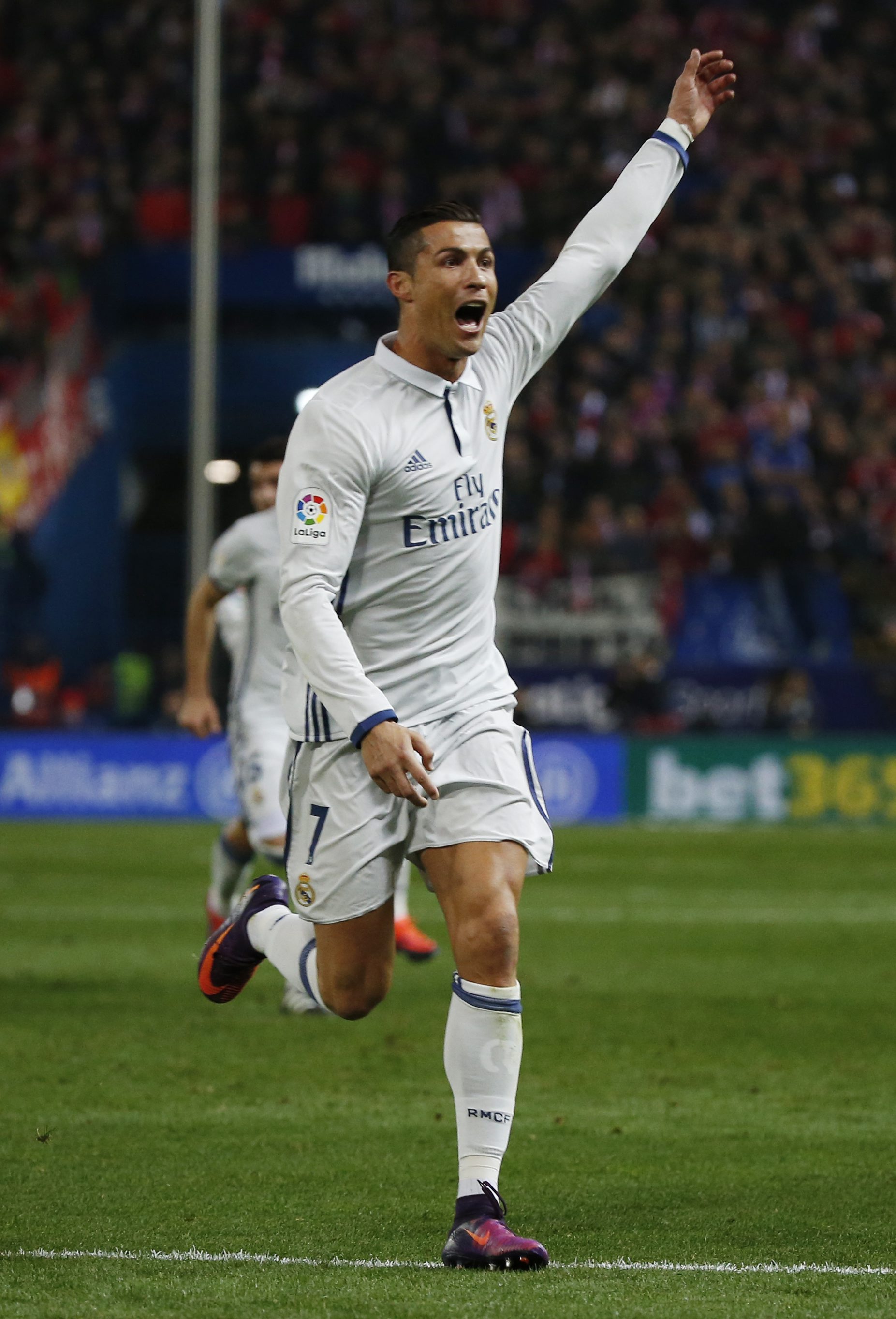 2016-11-19T201214Z_122587934_MT1ACI14677347_RTRMADP_3_SOCCER-SPAIN