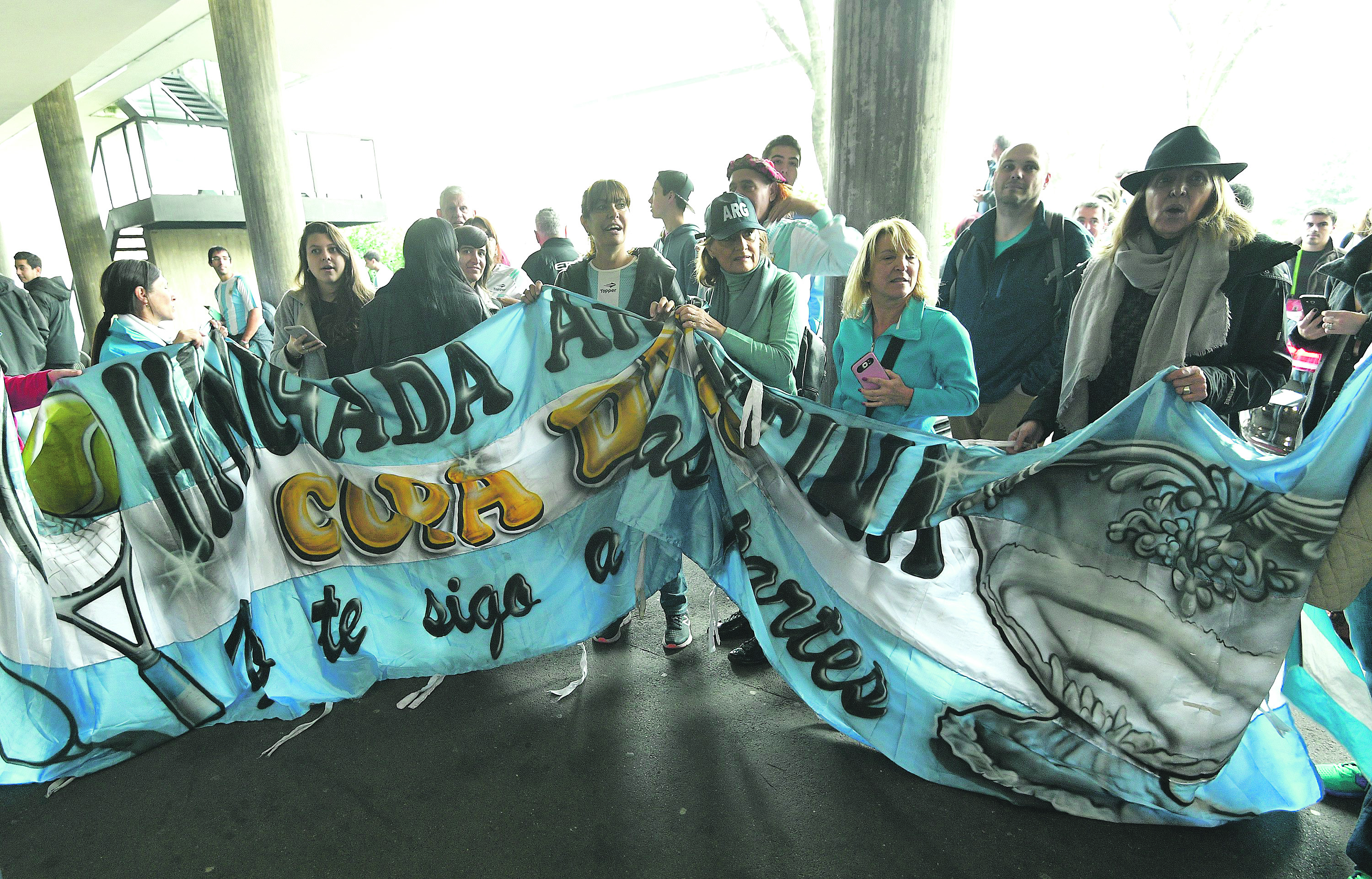 204947-94329-navijaci_argentina8-241116_copy