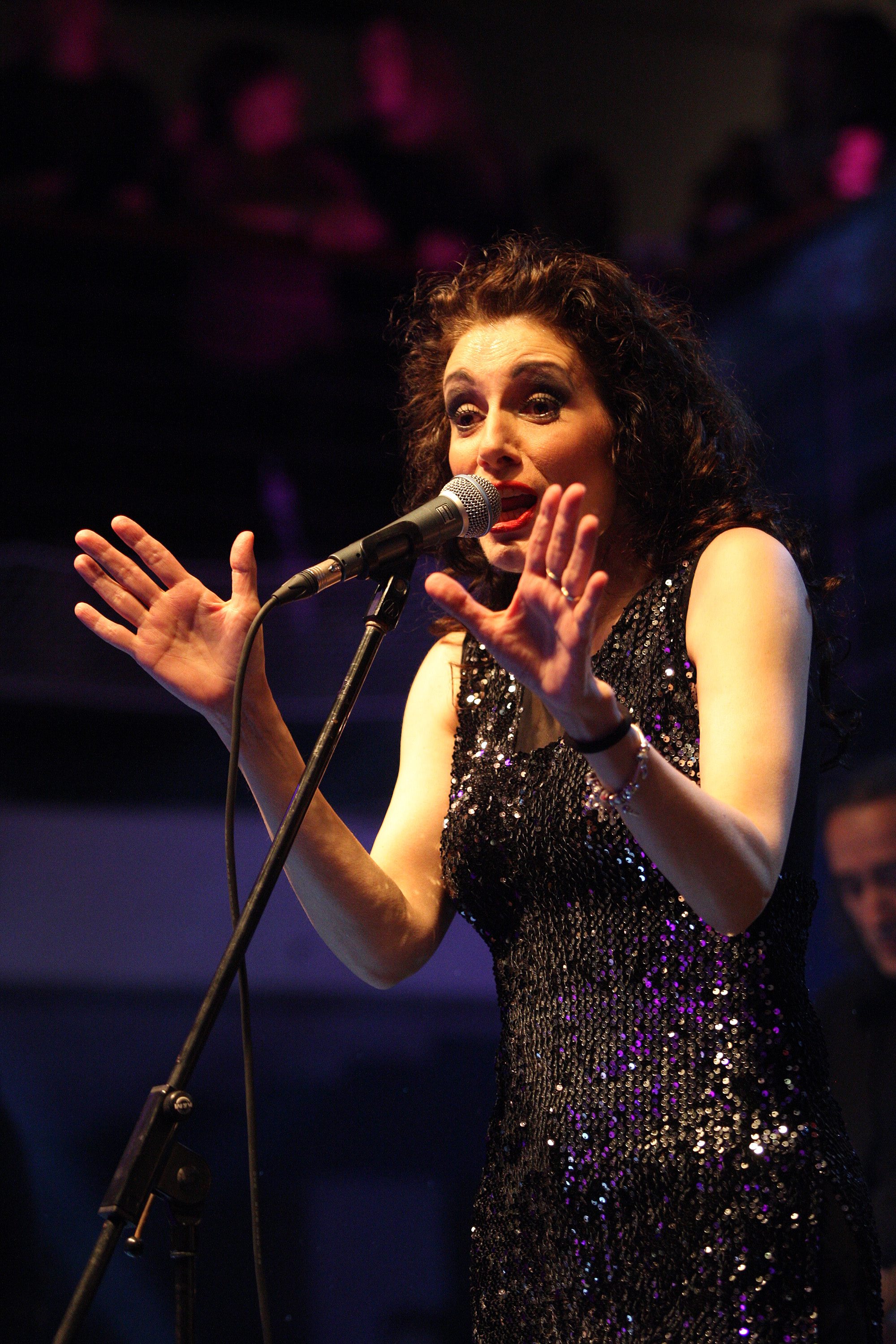 Sinoć je u rasprodanom klubu Arsenal održala koncert legendarna pjevačica Doris Dragović