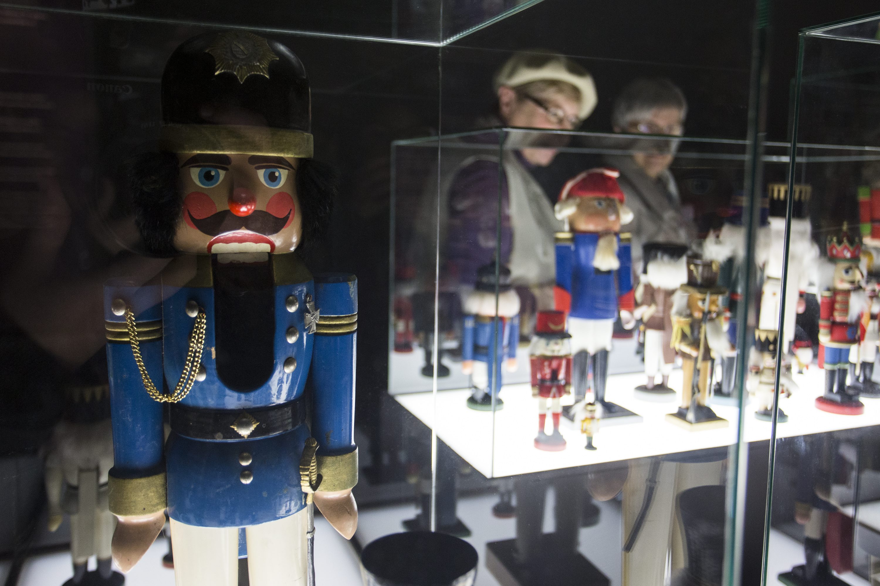 Otvorenje izložbe Orašar u zagrebačkom Muzeju za umjetnost i obrt koja ilustrira povijest baleta Orašar na sceni Hrvatskog narodnog kazališta, a uključuje kostime, skice i fotografije praizvedbi. Autorica idejnog koncepta i voditeljica projekta je Vesna Ledić, a autorica i kustosica izložbe je Arijana Koprčina.