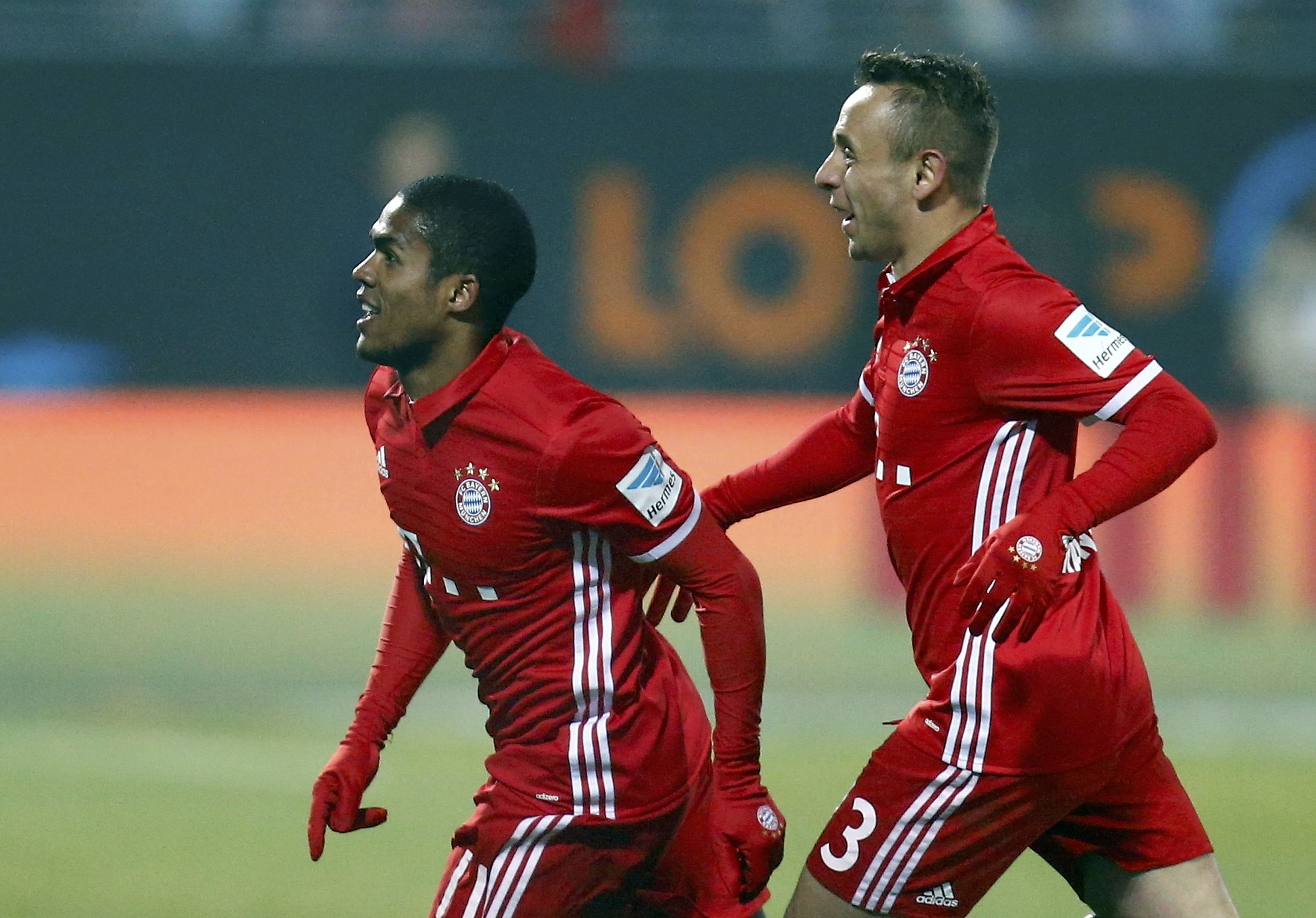 2016-12-18T161737Z_552773235_LR1ECCI19925H_RTRMADP_3_SOCCER-GERMANY