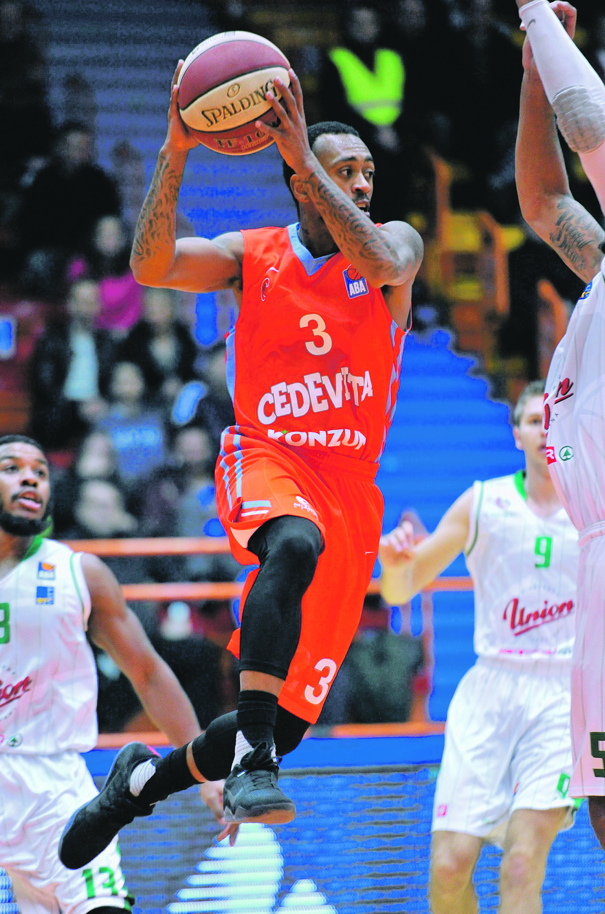 208112-96318-cedevita_olimpija17-031216_copy
