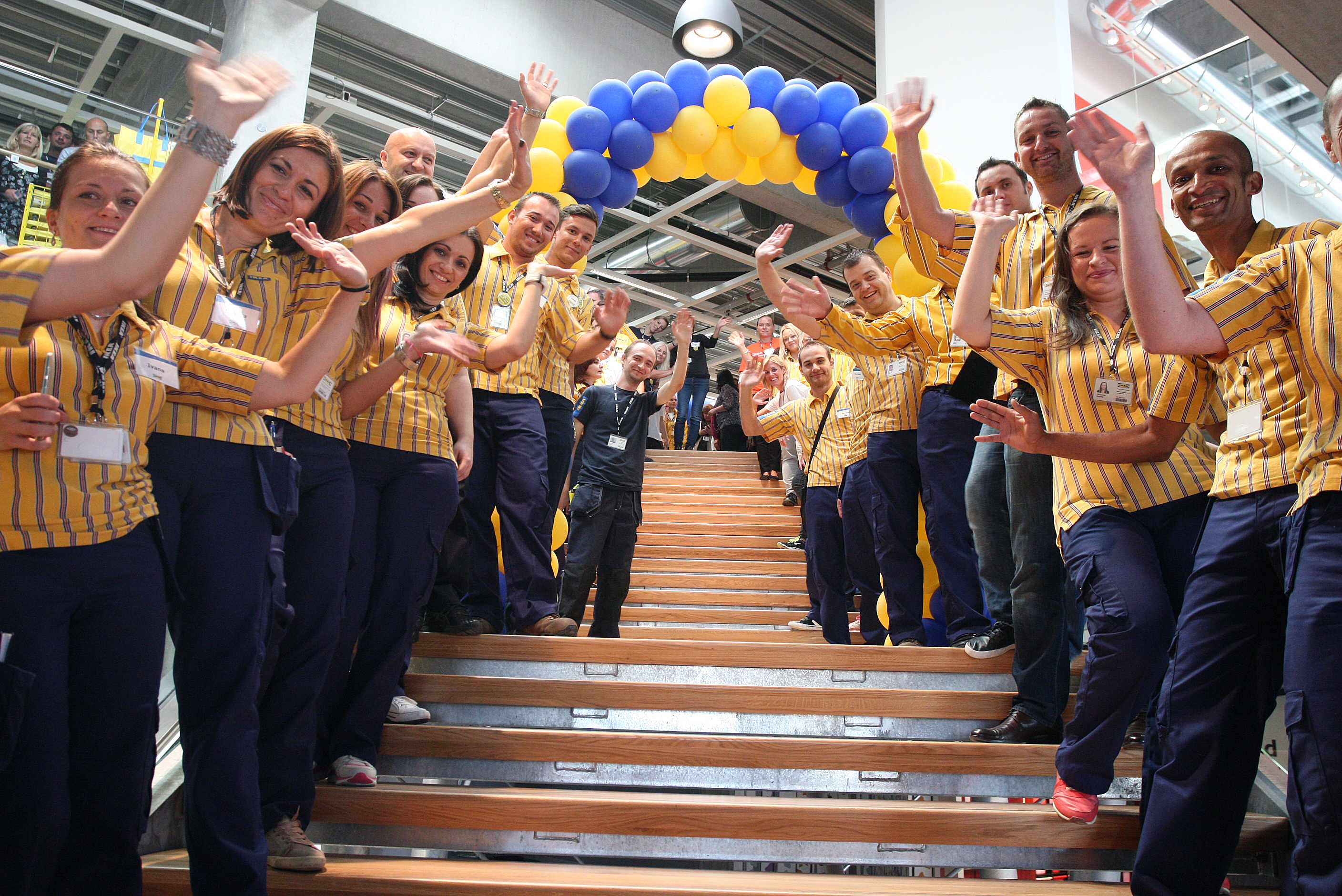 Zaposlenici Ikee prilikom otvaranja robne kuće u Hrvatskoj