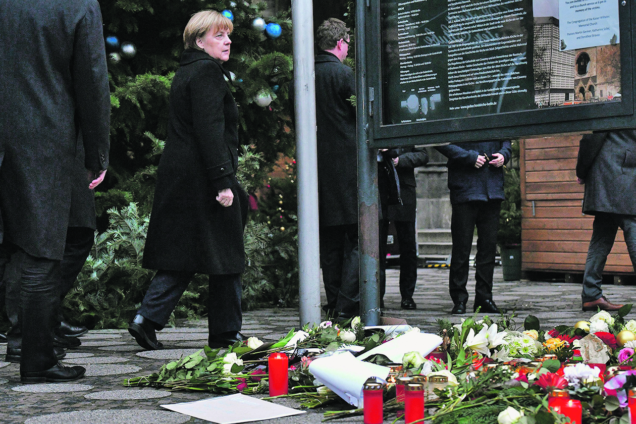 Kancelarka Angela Merkel položila je cvijeće i poklonila se žrtvama