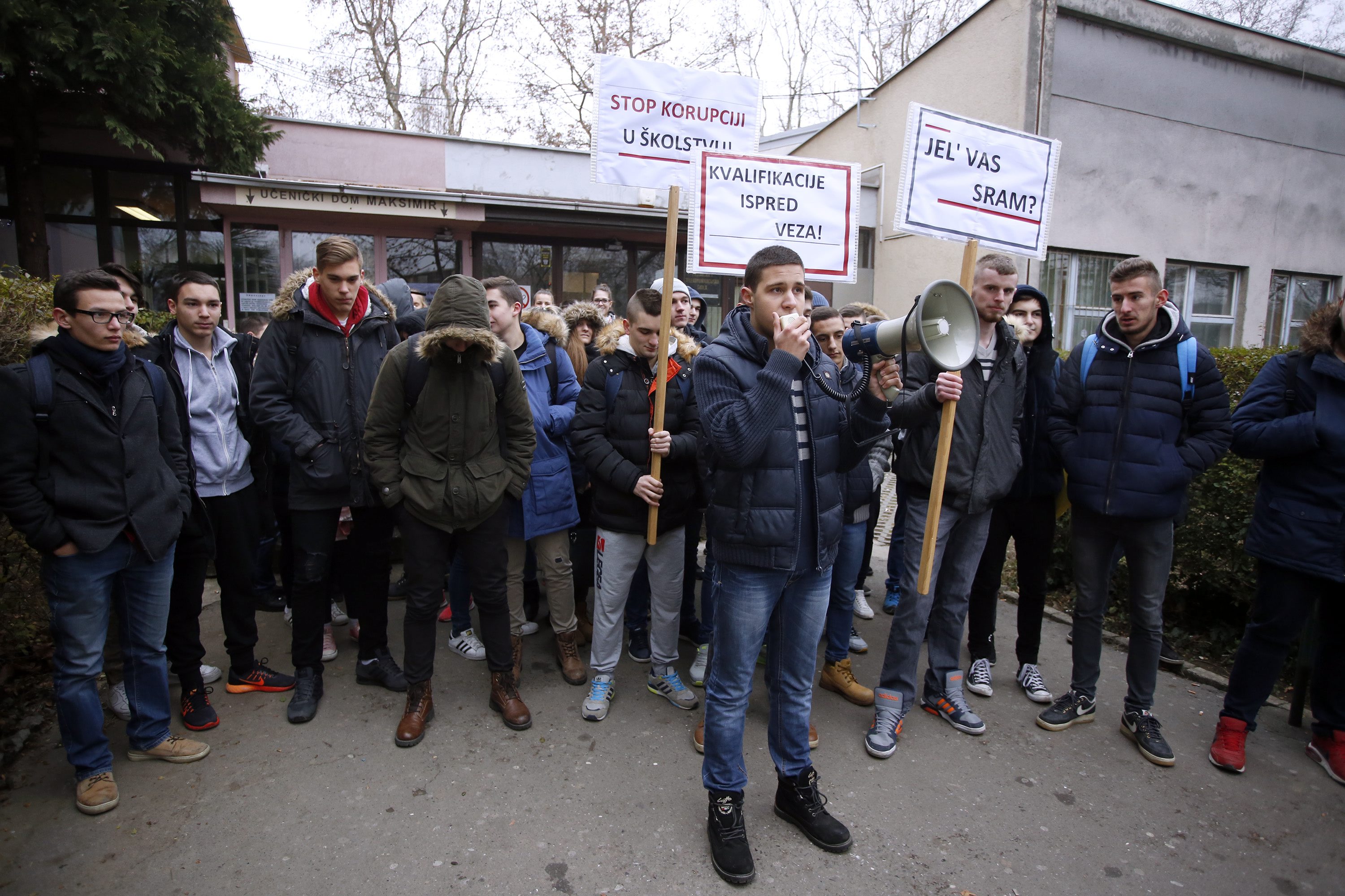 prosvjed_skola8-211216