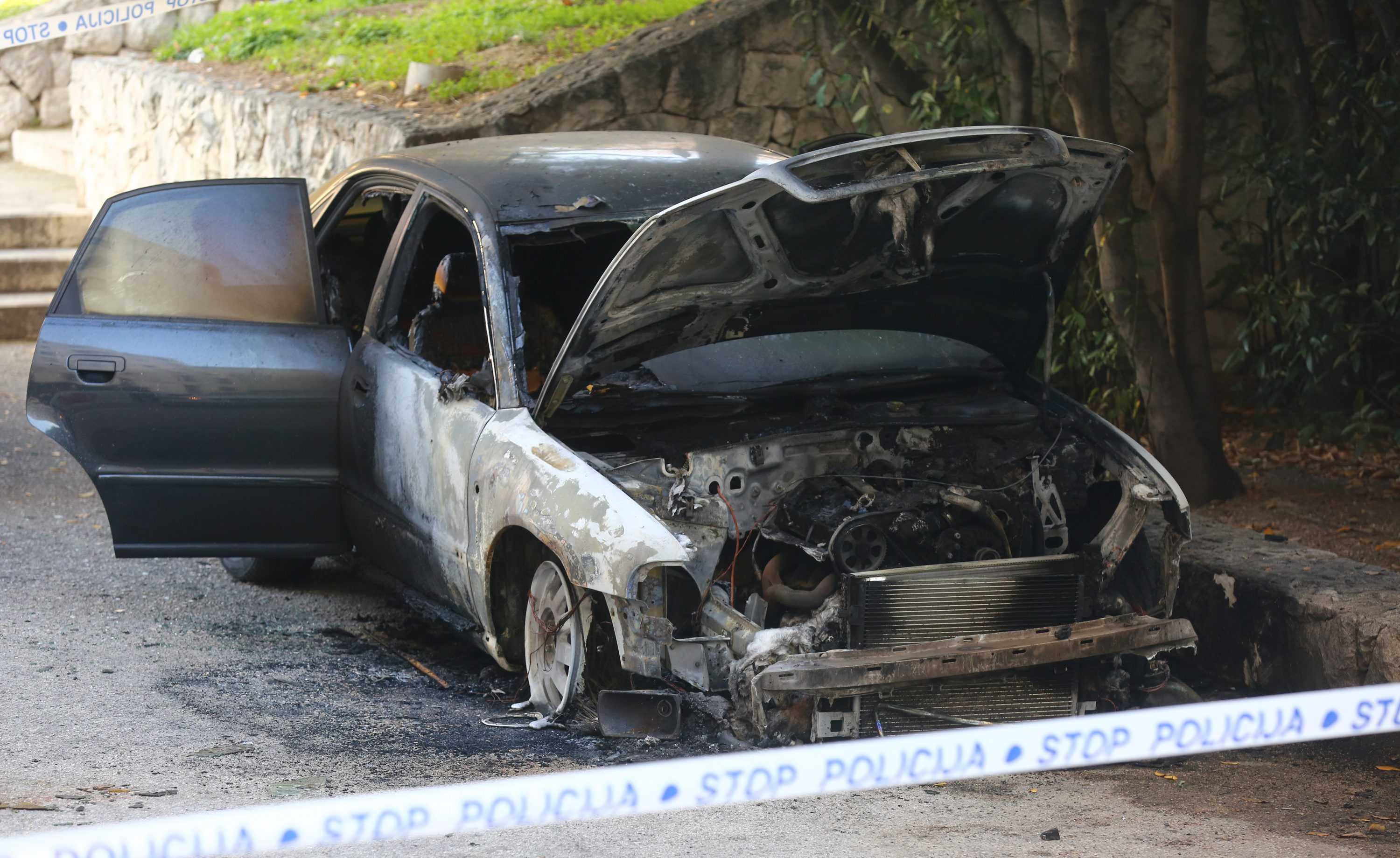 Zapaljeni Audi Split