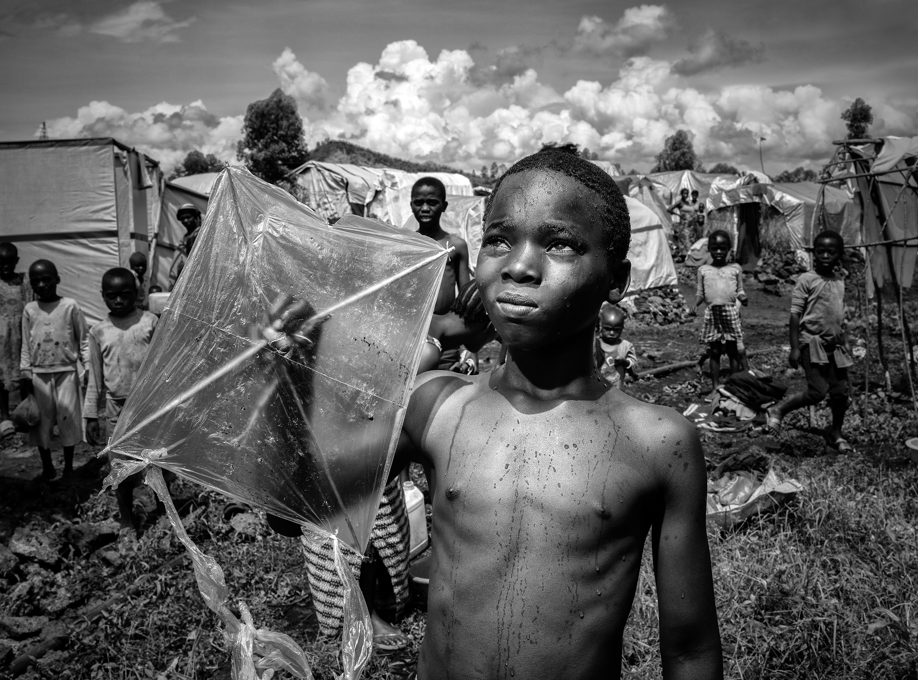 Gulu, Uganda:  Kaže, oteli su ga negdje na jugu Sudana.        Vojnici su odveli dječake koji su mogli nositi puške. Oni koji to nisu mogli, platili su svojim životima