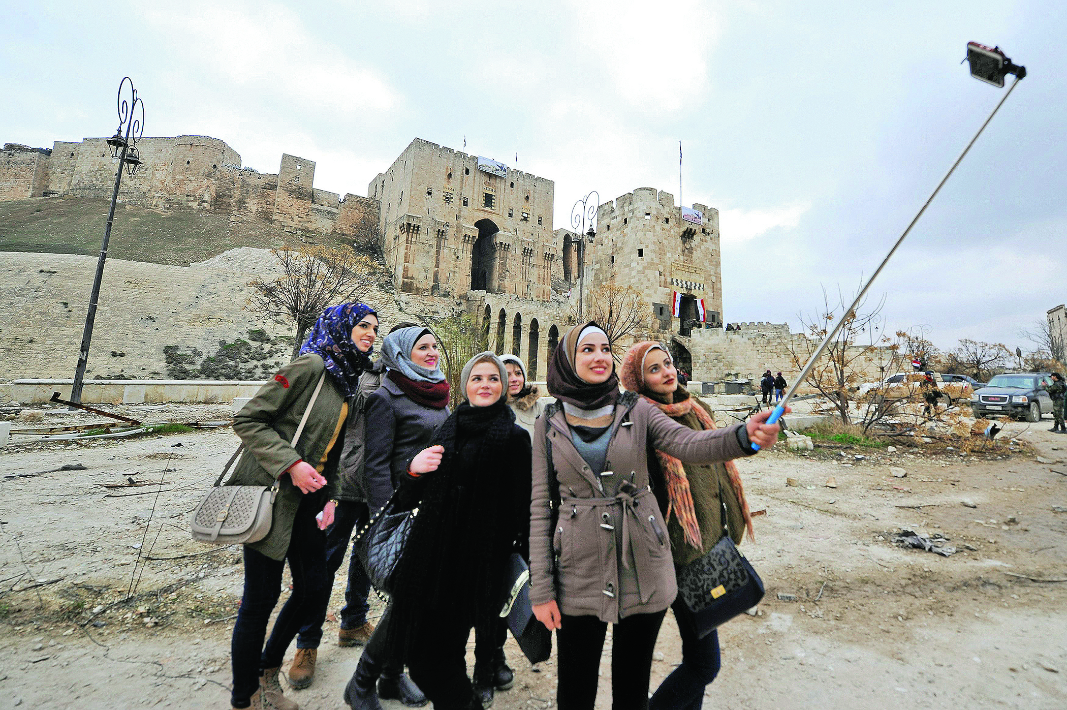 Selfie u paklu - Neposredno nakon oslobađanja Alep je postao turistička atrakcija, što pokazuje snimka od 17. prosinca