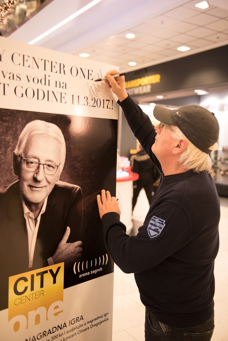 Oliver Dragojević poklonio shopping i ulaznice za koncert