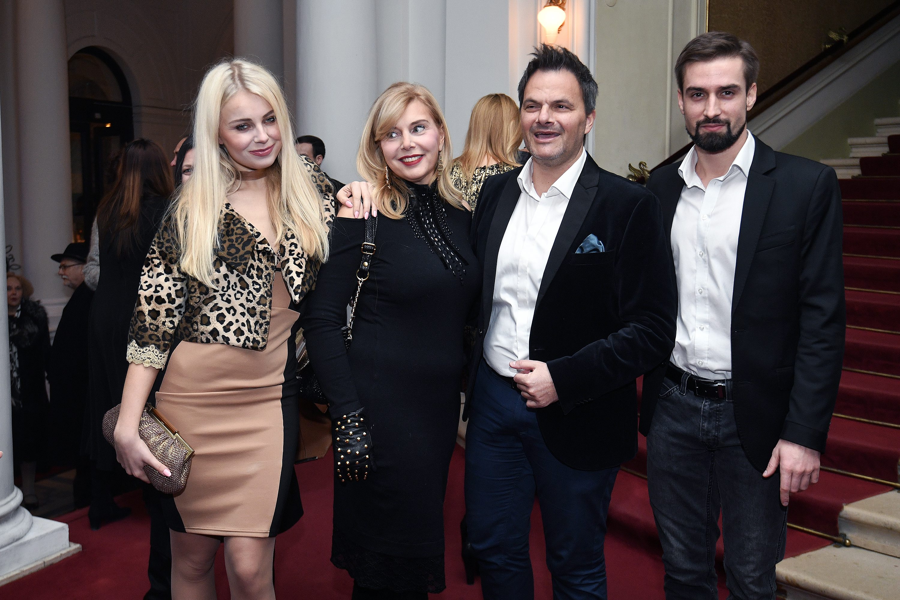 Tončica Čeljuska sa kćeri i Ivo Gamulin