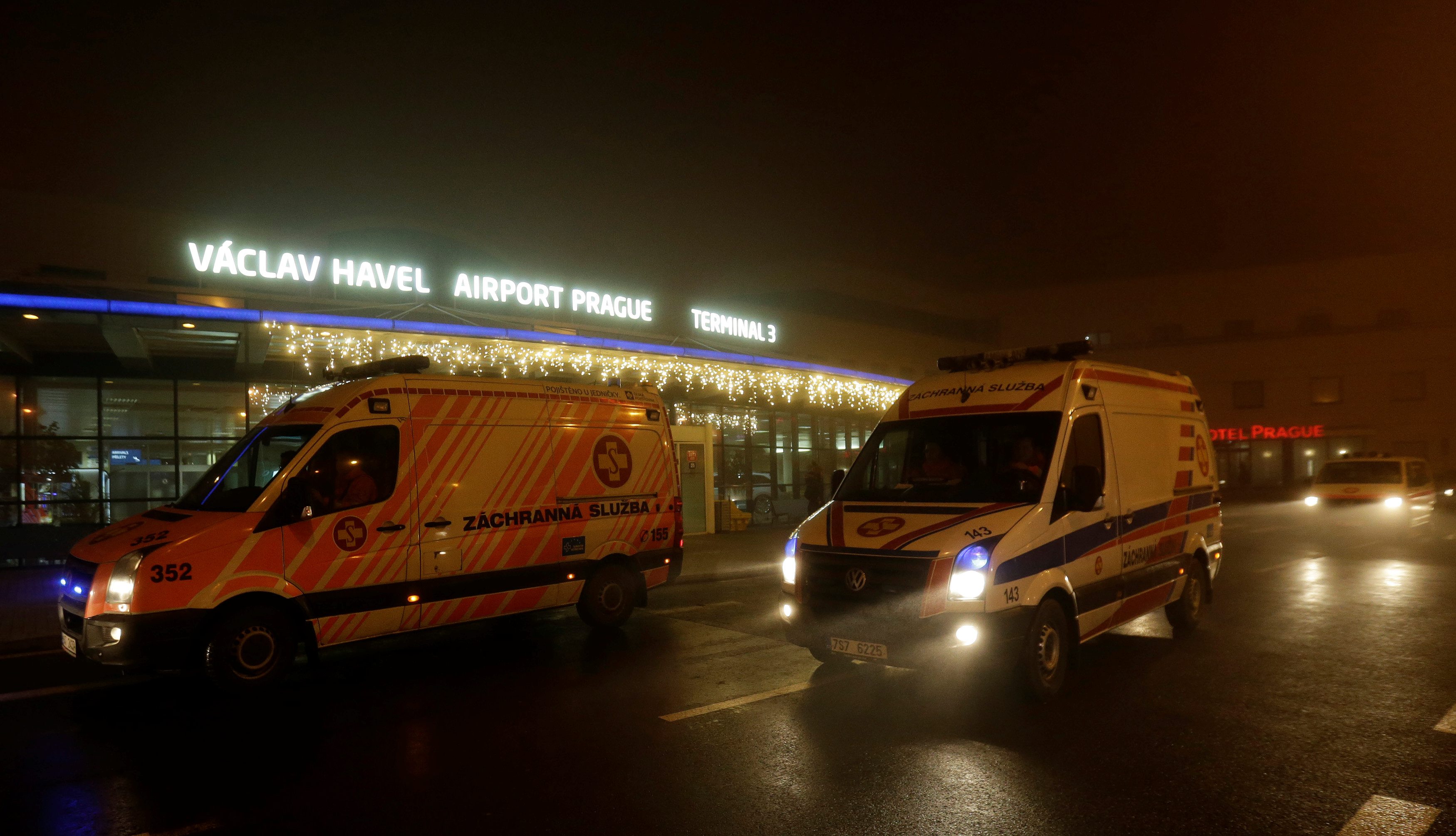 2016-12-30T225312Z_350815079_RC178E90D000_RTRMADP_3_CZECH-AIRPLANE-SECURITY