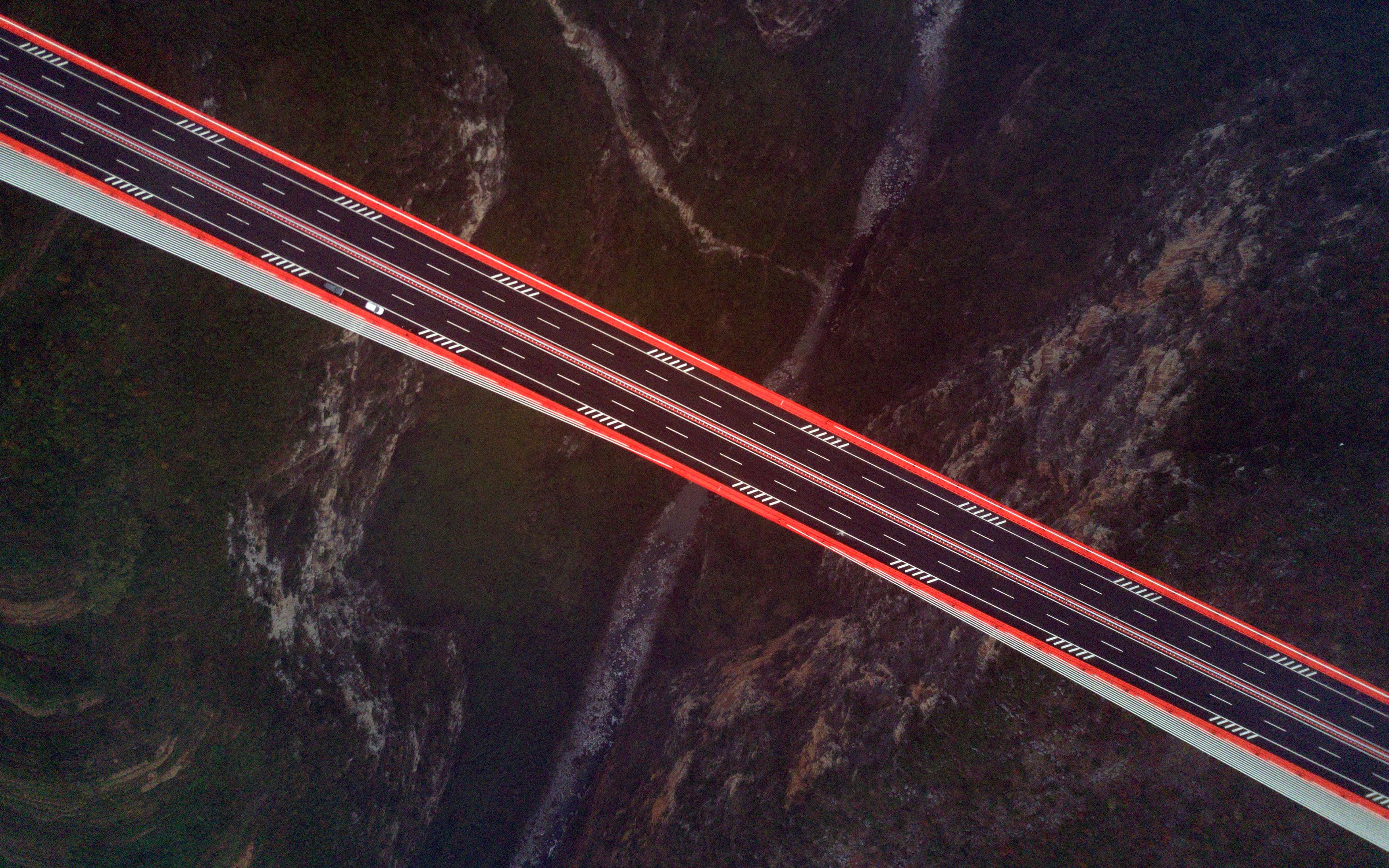 2016-12-31T065620Z_1688667646_RC1E79B6BB80_RTRMADP_3_CHINA-BRIDGE