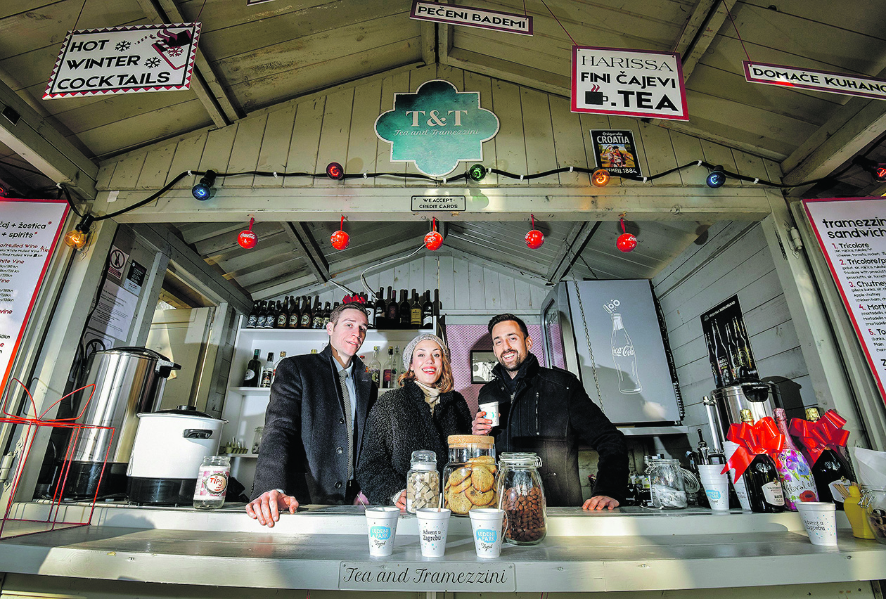 95286-123608-stand_caj1-071216