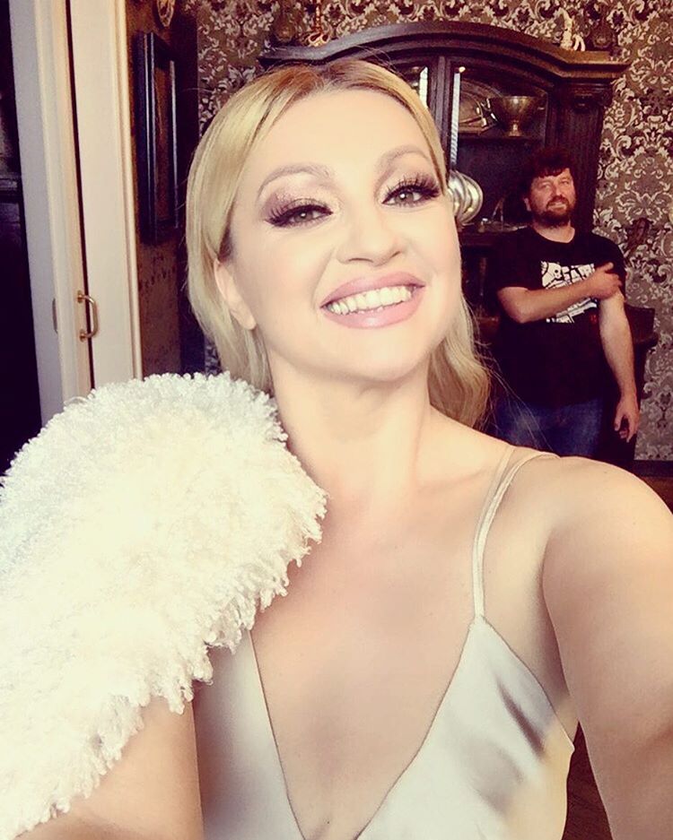 13183329_1680358248905385_1419295990_n_002