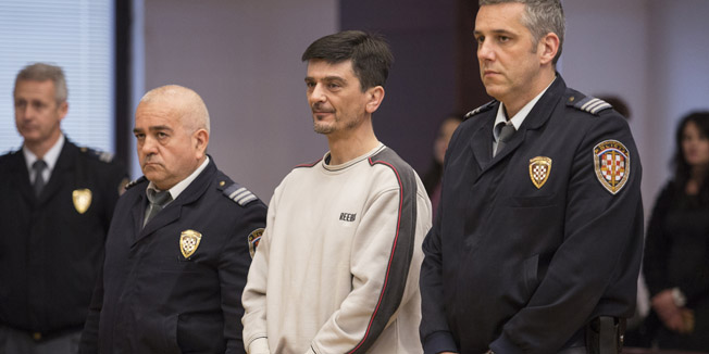 Split, 010316. Velika dvorana Zupanijskog suda. Izricanje presude u trecem ponovljenom sudenju Draganu Paravinji kojeg se tereti za ubojstvo i pokusaj silovanja Antonije Bilic (17) u lipnju 2011. godine. Sud ga je osudio na 40 godina zatvora.Foto: Bozidar Vukicevic / CROPIX