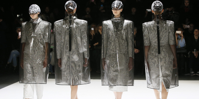 Models present creations by Japanese designer Kunihiko Morinaga as part of his Fall/Winter 2016/2017 women's ready-to-wear collection for fashion house Anrealage in Paris, France, March 1, 2016. REUTERS/Gonzalo Fuentes
