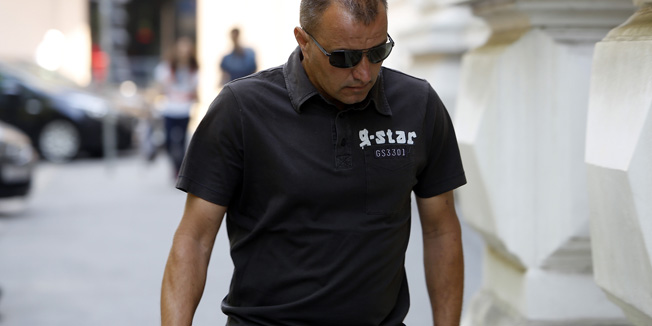 Zagreb, 090615.Zupanijski sud na Zrinjevcu.Pripremno rociste Oliveru Knezovicu kojeg se sumnjici za ubojstvo sarajevskog navijaca Vedrana Puljica u Sirokom Brijegu.Foto: Damjan Tadic / CROPIX
