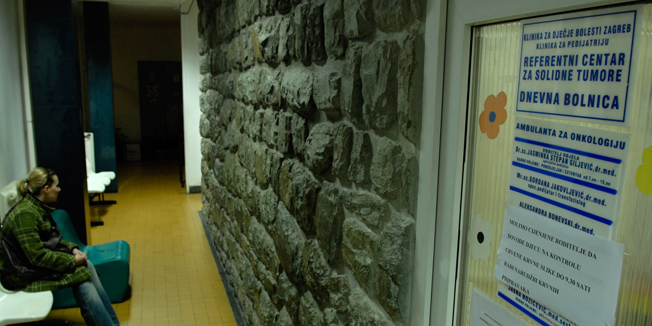 Zagreb, 100108.Djecja bolnica u Klaicevoj ulici, skuceni prostor cekaonice ambulante za onkologiju Dnevne bolnice.Foto: Bruno Konjevic / CROPIX
