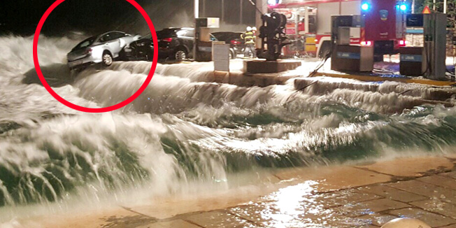 Rijeka,060315.Olujno nevrjeme s jugom bapravilo je veliku steu na Kvarneru.Na fotografiji:vatrogasci spavaju automobile s opatijske rive.Foto: Silvano Jezina / Novi List / CROPIX *** Local Caption *** Rijeka, 06.03.2016 - Olujno nevrijeme s jakim jugom napravilo je veliku stetu na Kvarneru