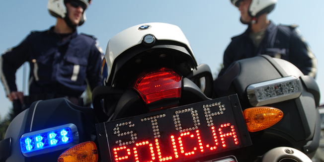 Zagreb, 1907071. policijska postaja, LuckoMobilna jedinica prometne policije, kojoj je cilj sprecavanje svih oblika kriminaliteta a posebice nepostivanje propisa u prometu. Obzirom na vrhunsku opremljenost motora (BMW 1200 s) te njihovu snagu, ujedno sluze kao i presretaci.foto Vjekoslav Skledar / CROPIX-zag- 