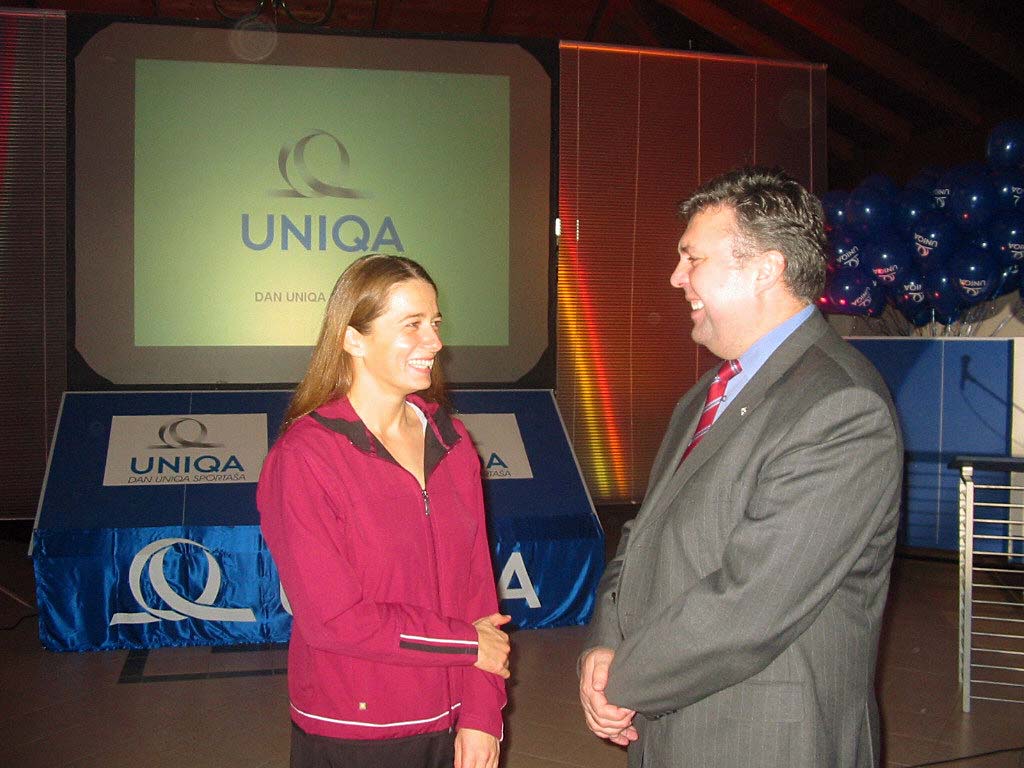 zagreb, 181102uprava uniqa i sportasi - ana srsen i vinko vukadinfoto: dijana vuleta-zag-